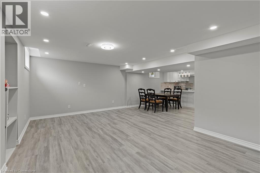 Photo 32 of 135 Raymond Road, Ancaster ON