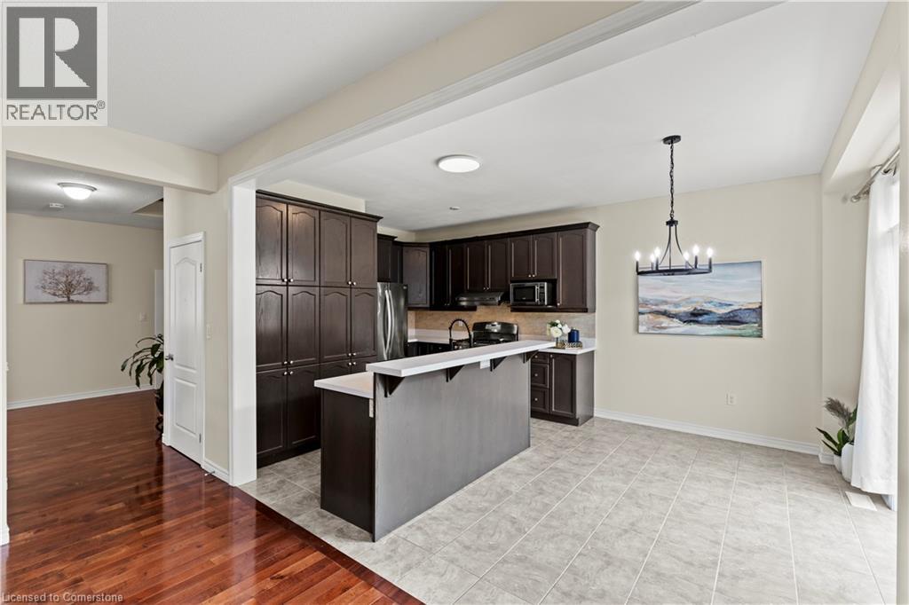 Photo 6 of 135 Raymond Road, Ancaster ON