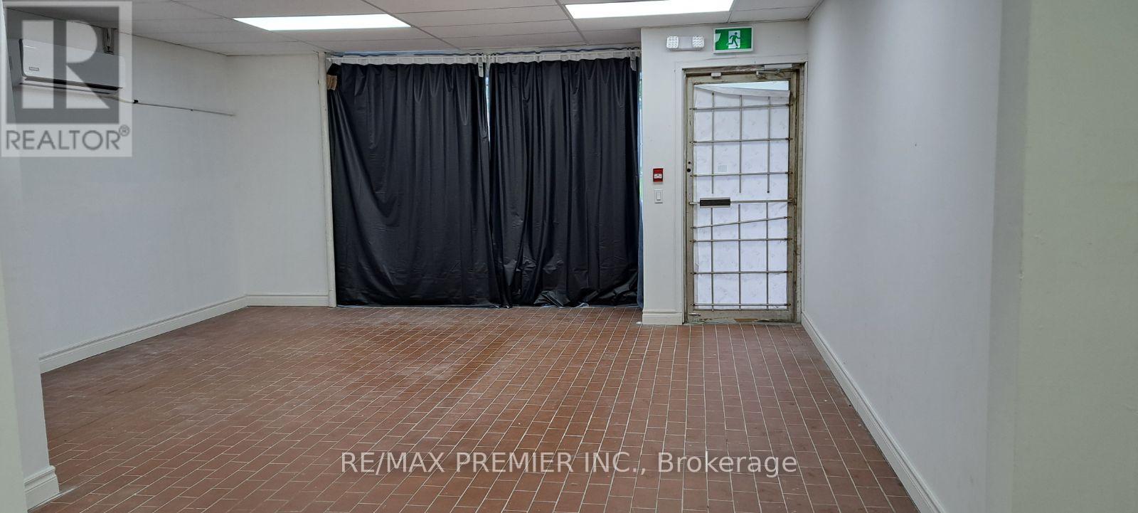 Photo 6 of 5 92 Wolfe Street, Oshawa ON