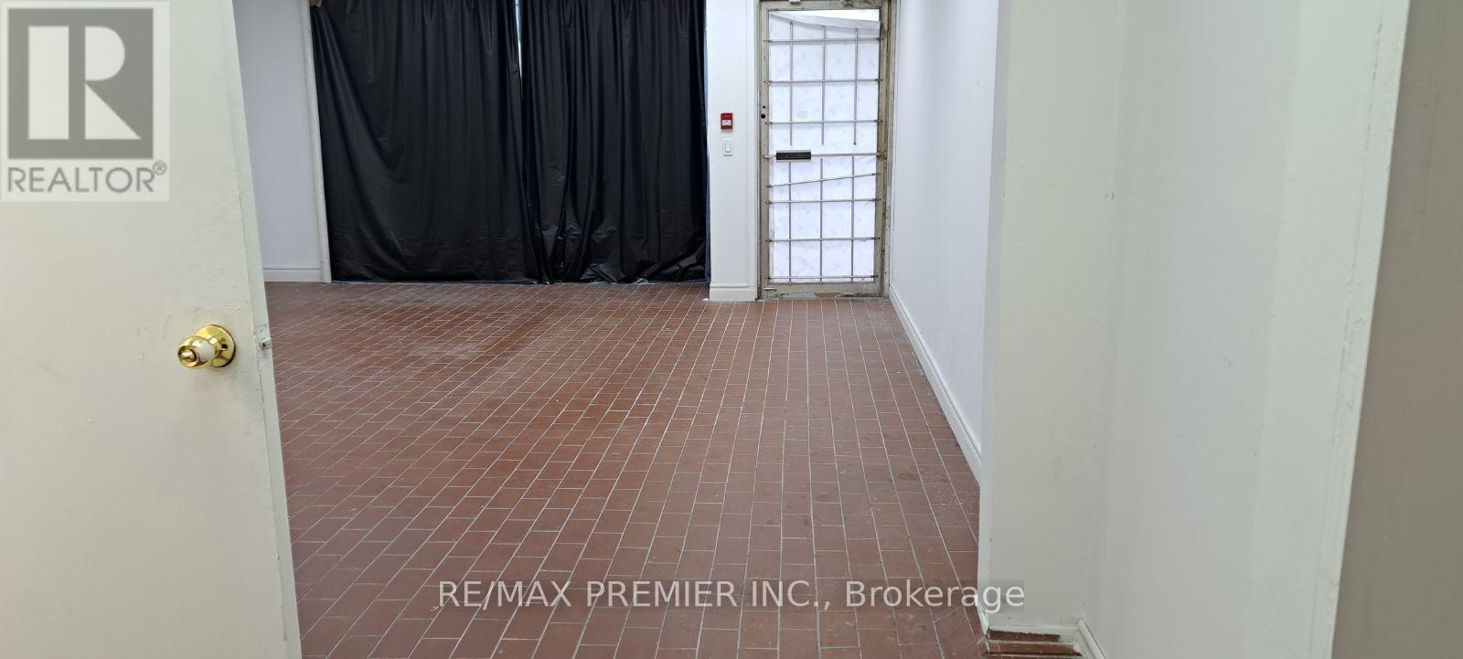 Photo 7 of 5 92 Wolfe Street, Oshawa ON