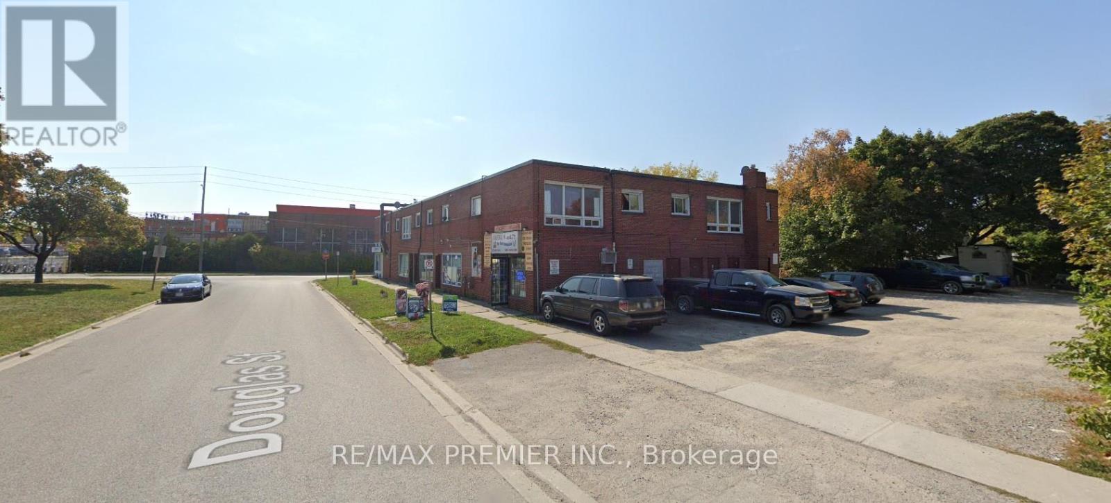 Photo 8 of 5 92 Wolfe Street, Oshawa ON