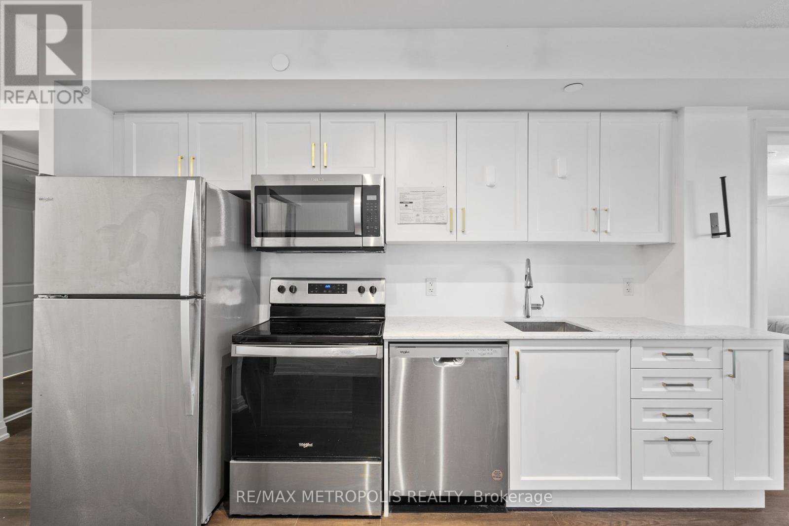Photo 6 of 2310 20 Meadowglen Place, Toronto ON