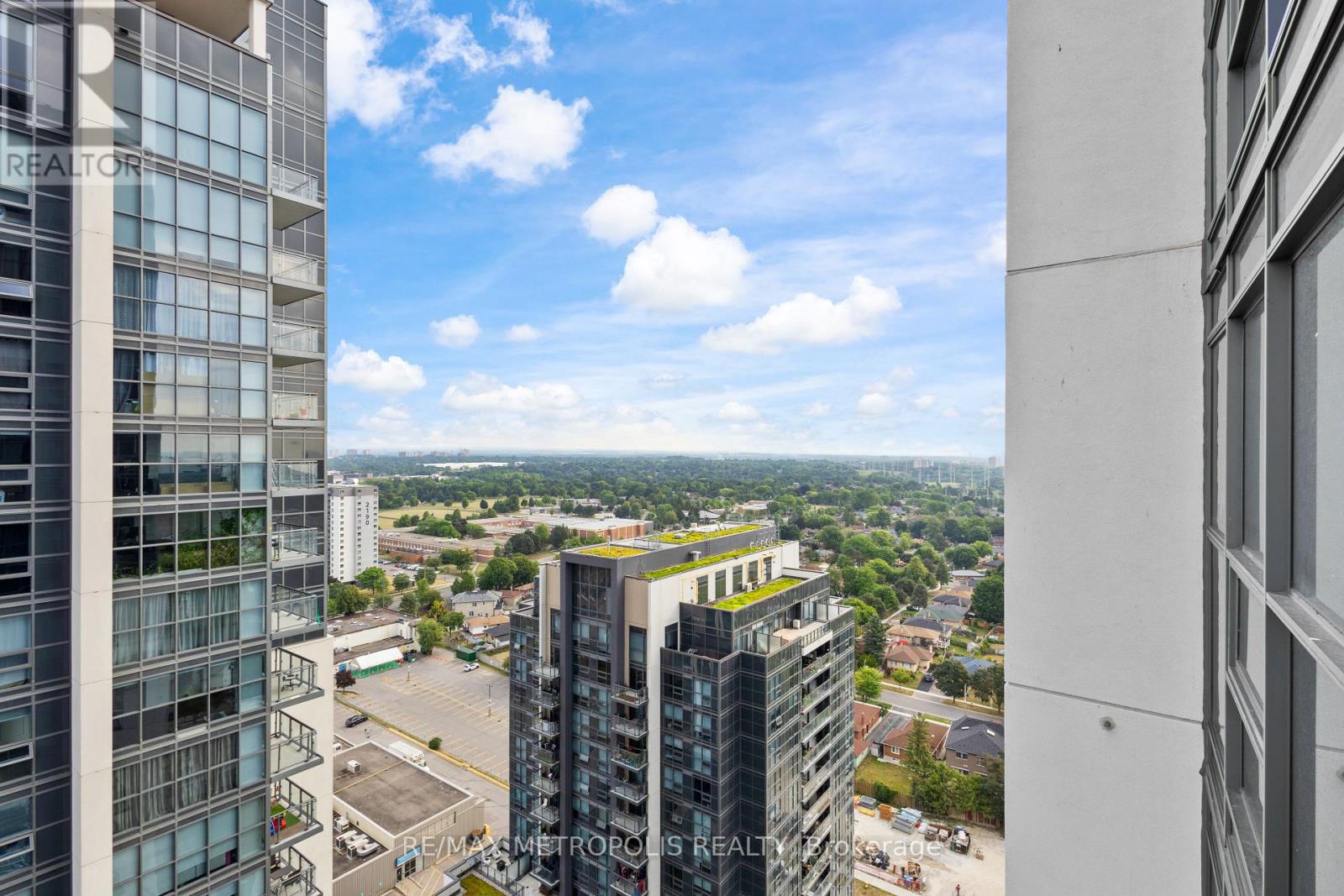 Photo 11 of 2310 20 Meadowglen Place, Toronto ON