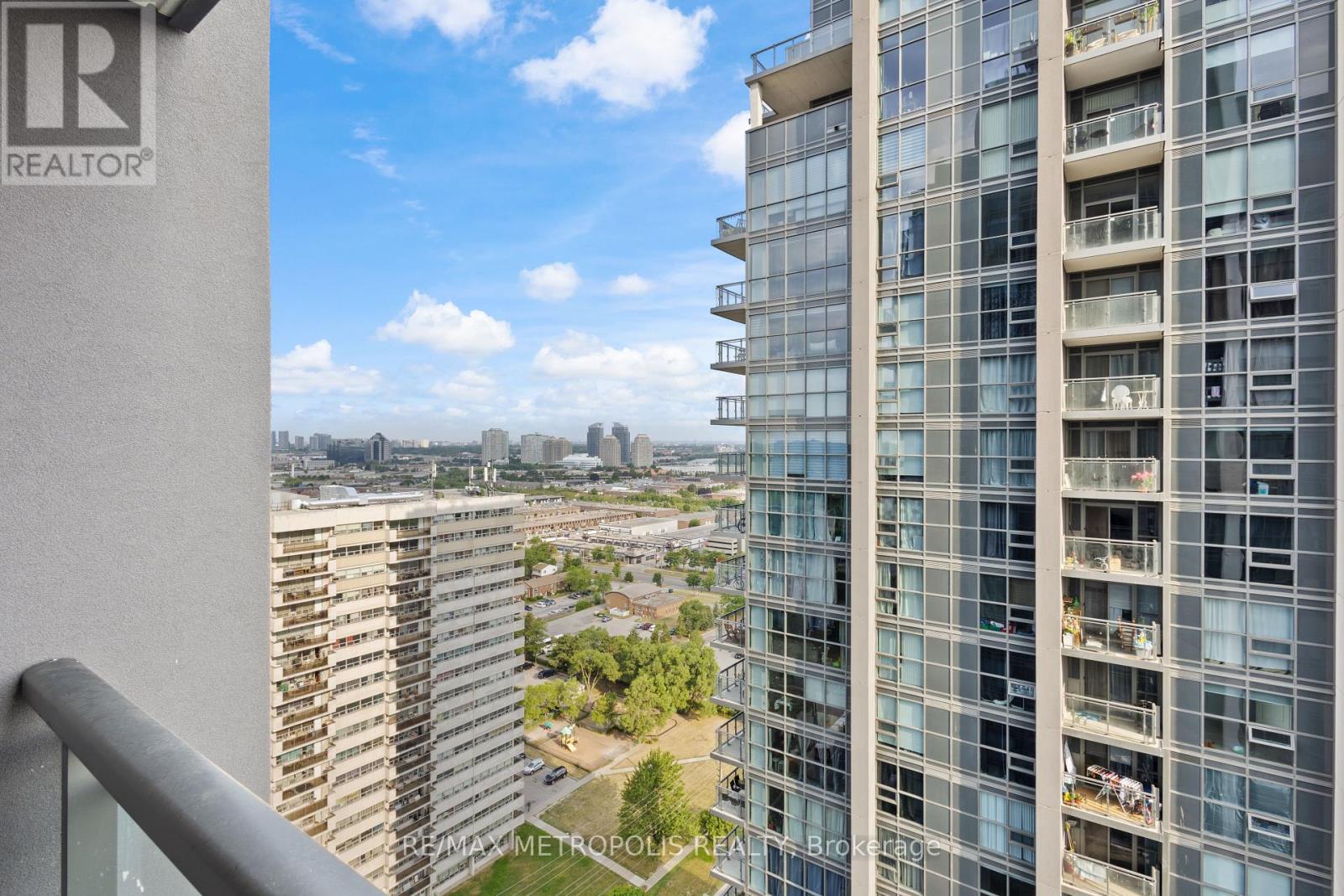 Photo 8 of 2310 20 Meadowglen Place, Toronto ON