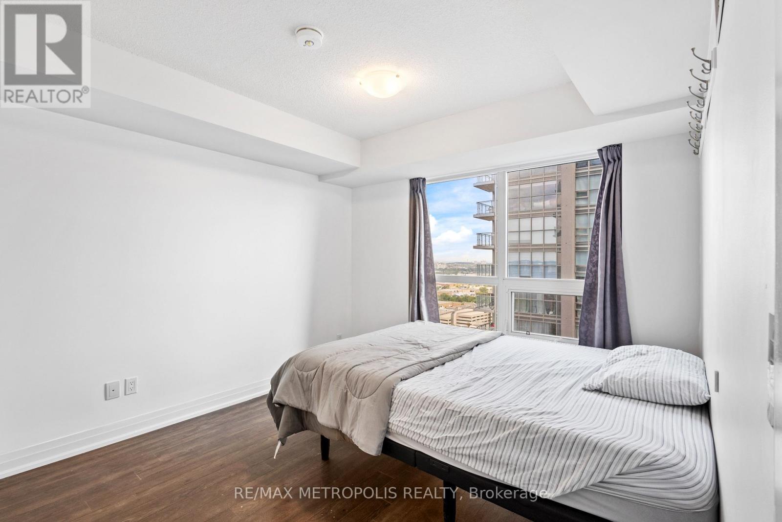 Photo 7 of 2310 20 Meadowglen Place, Toronto ON