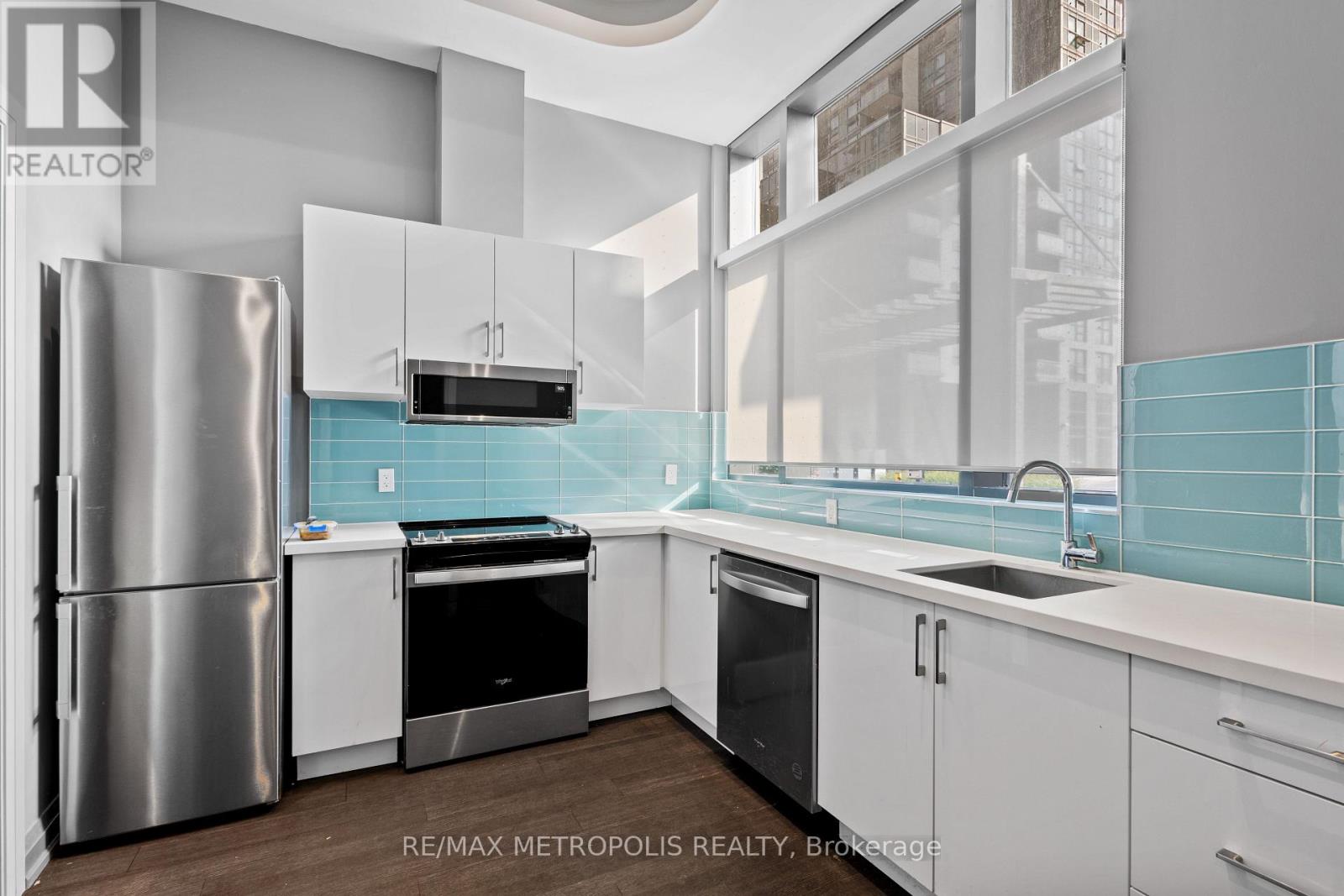 Photo 30 of 2310 20 Meadowglen Place, Toronto ON