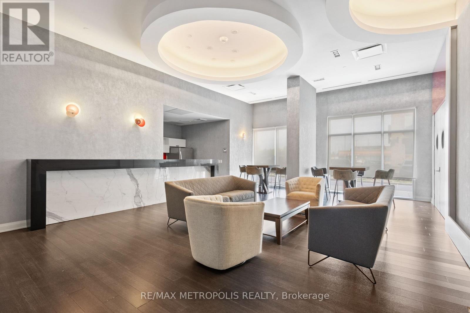 Photo 14 of 2310 20 Meadowglen Place, Toronto ON