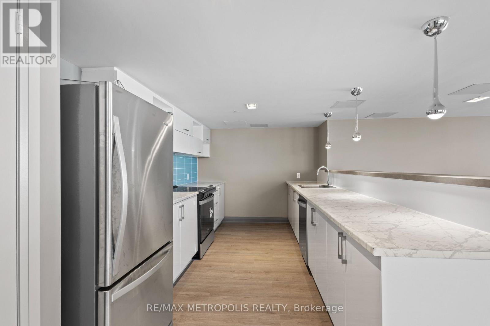 Photo 12 of 2310 20 Meadowglen Place, Toronto ON