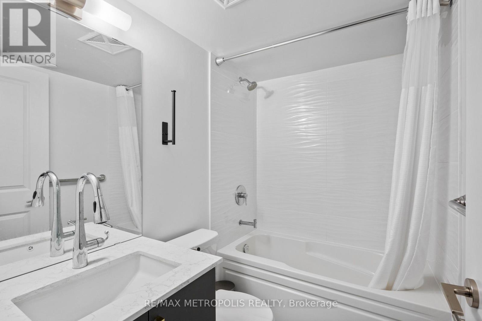 Photo 9 of 2310 20 Meadowglen Place, Toronto ON