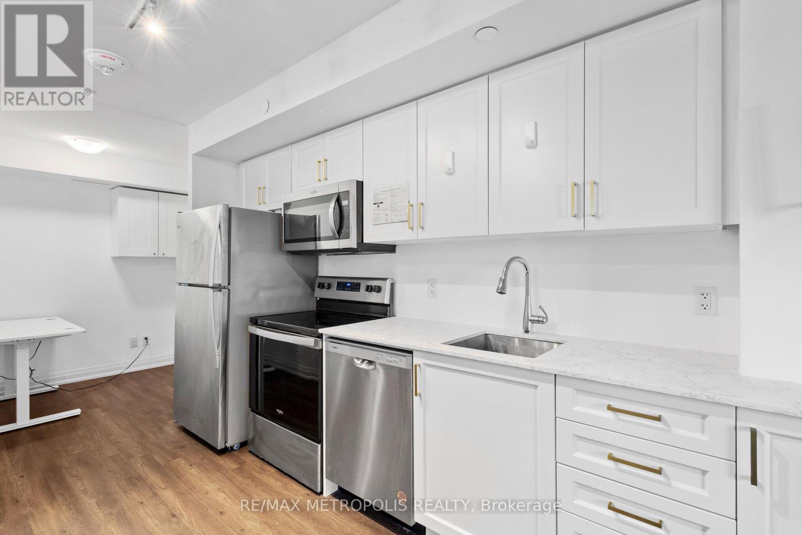 Photo 13 of 2310 20 Meadowglen Place, Toronto ON