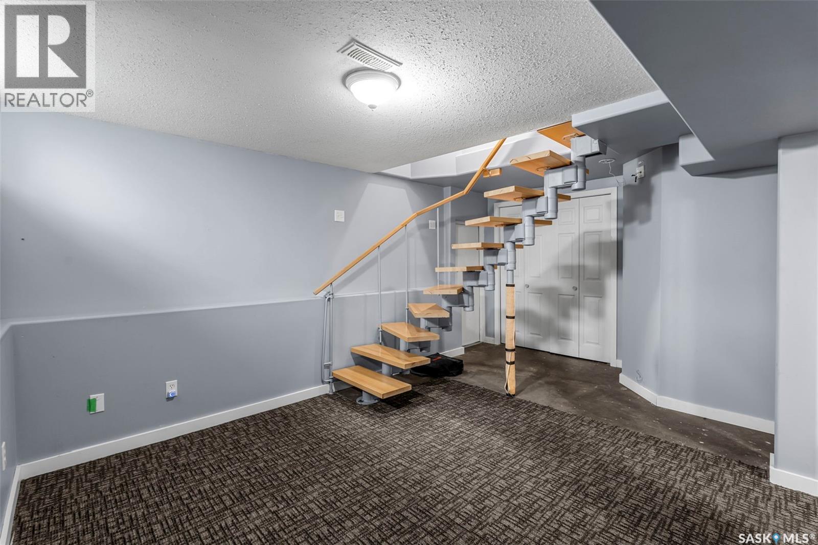 Photo 16 of 603 K Avenue S, Saskatoon SK