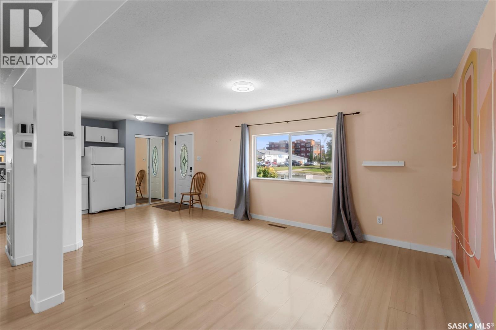 Photo 7 of 603 K Avenue S, Saskatoon SK