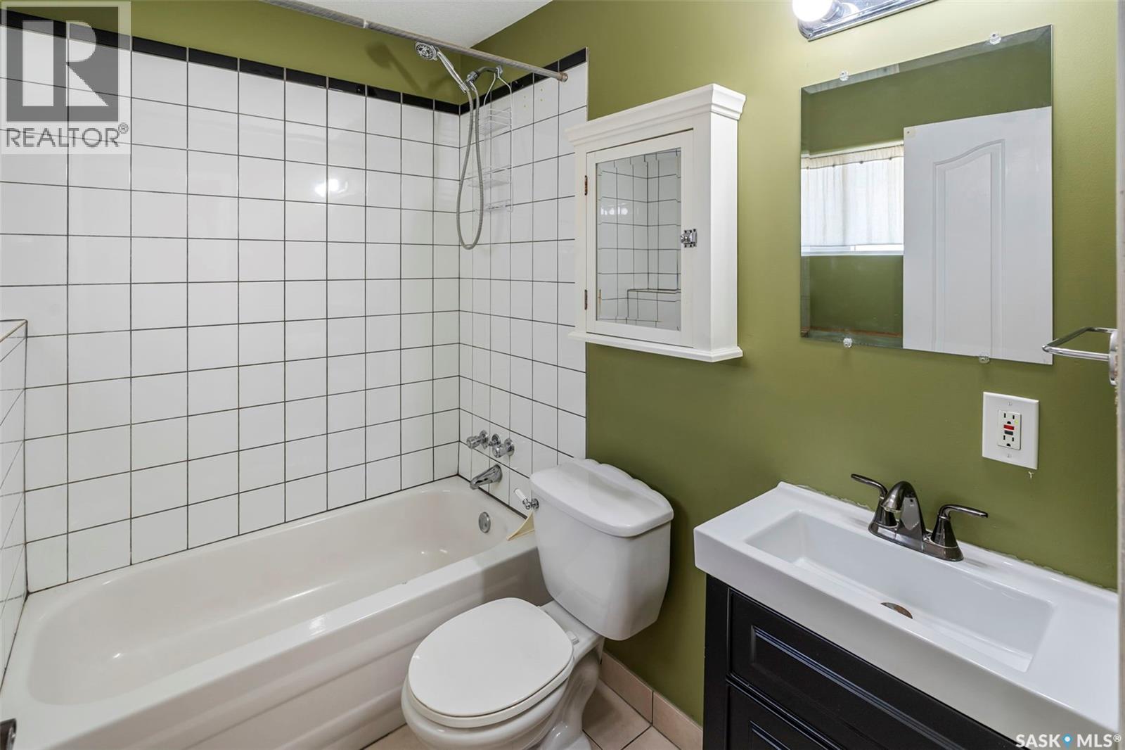 Photo 9 of 603 K Avenue S, Saskatoon SK