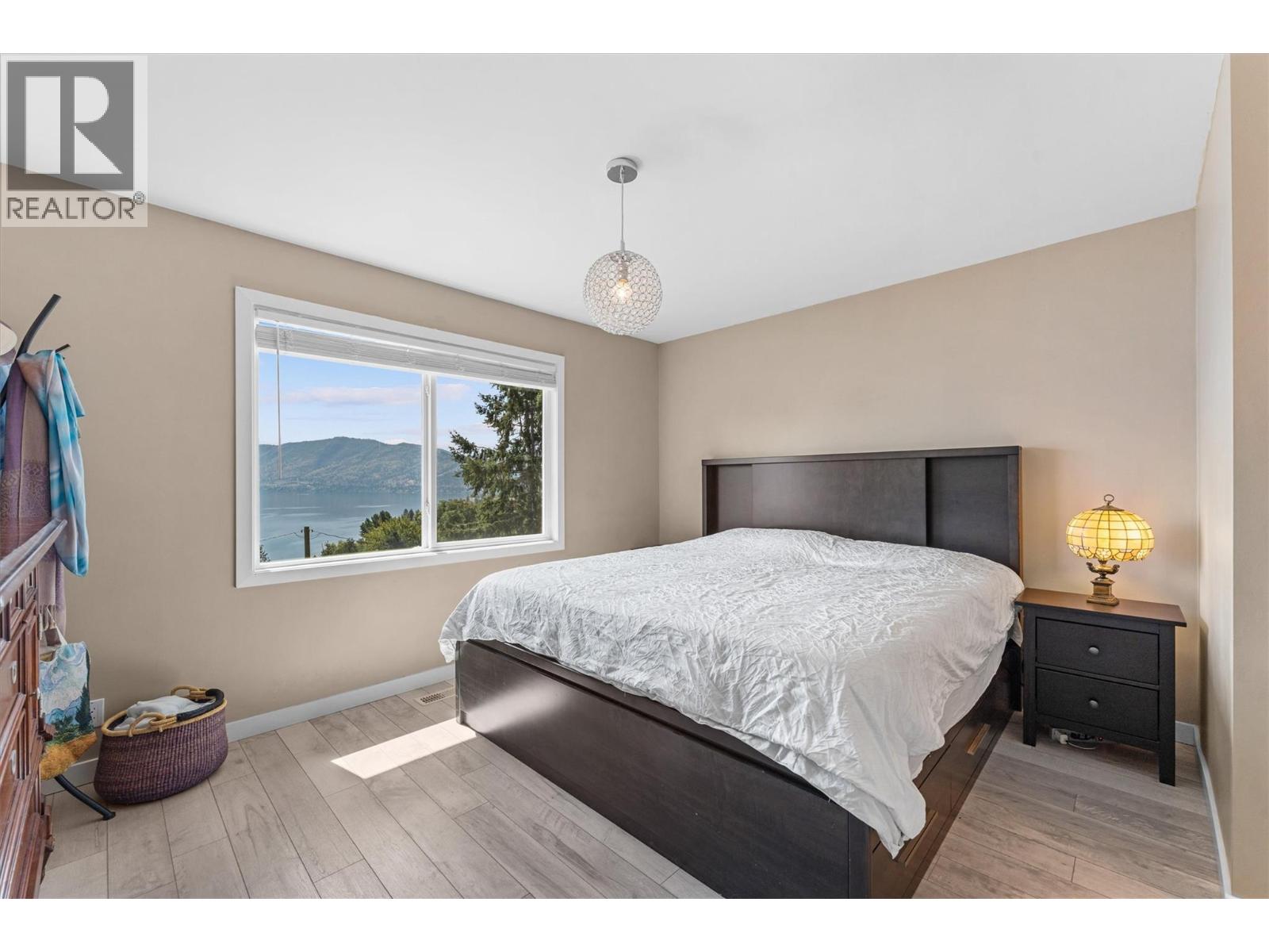  5815 MacGregor Road, Peachland