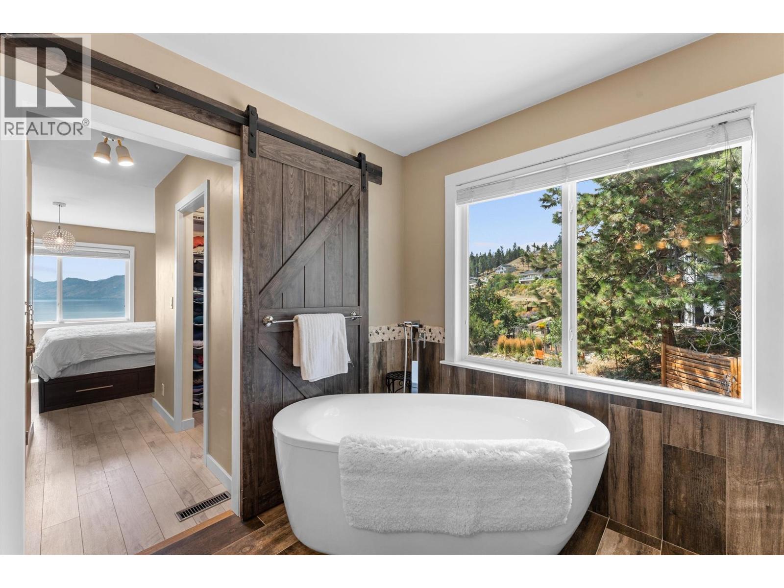  5815 MacGregor Road, Peachland