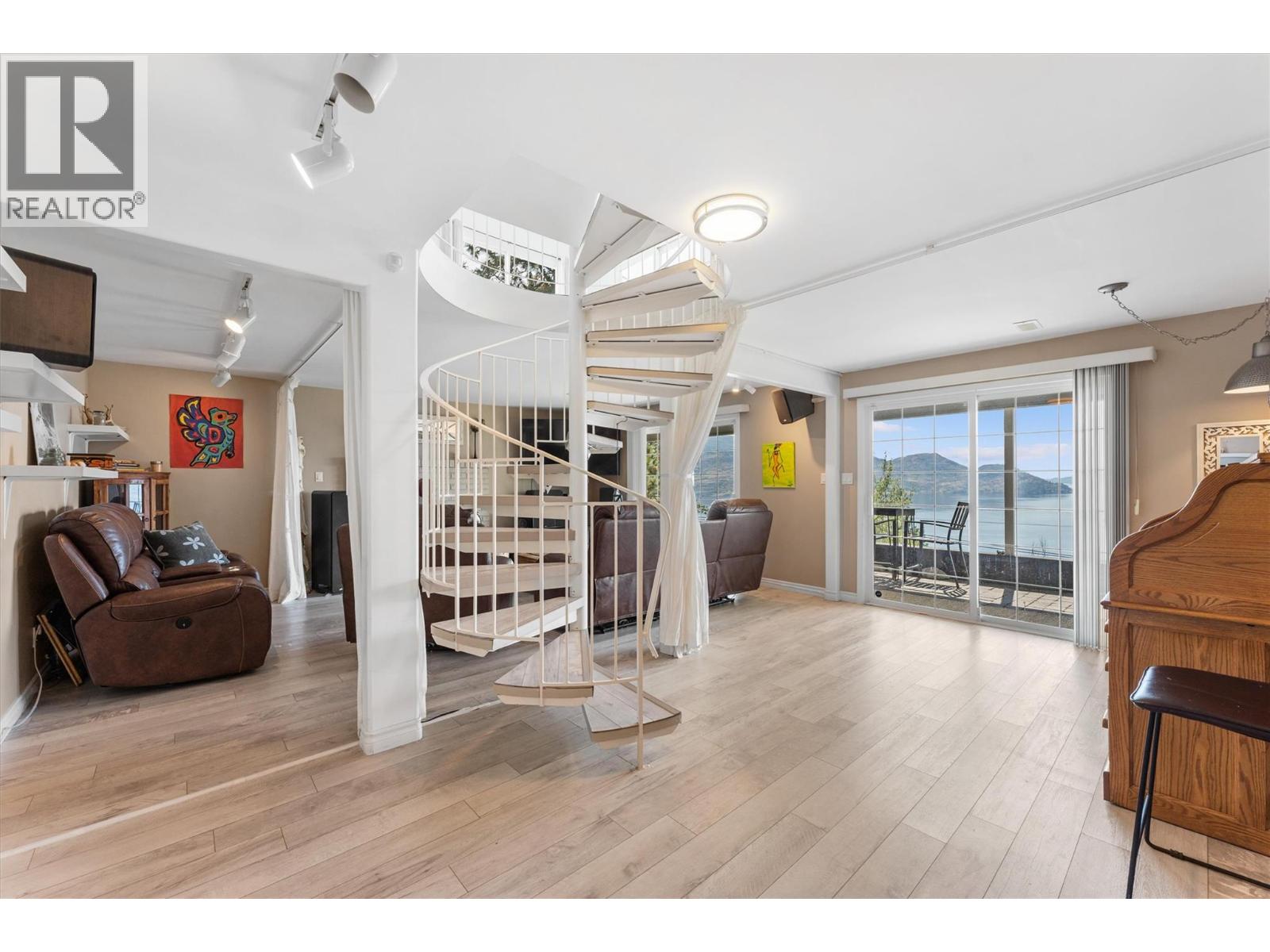  5815 MacGregor Road, Peachland