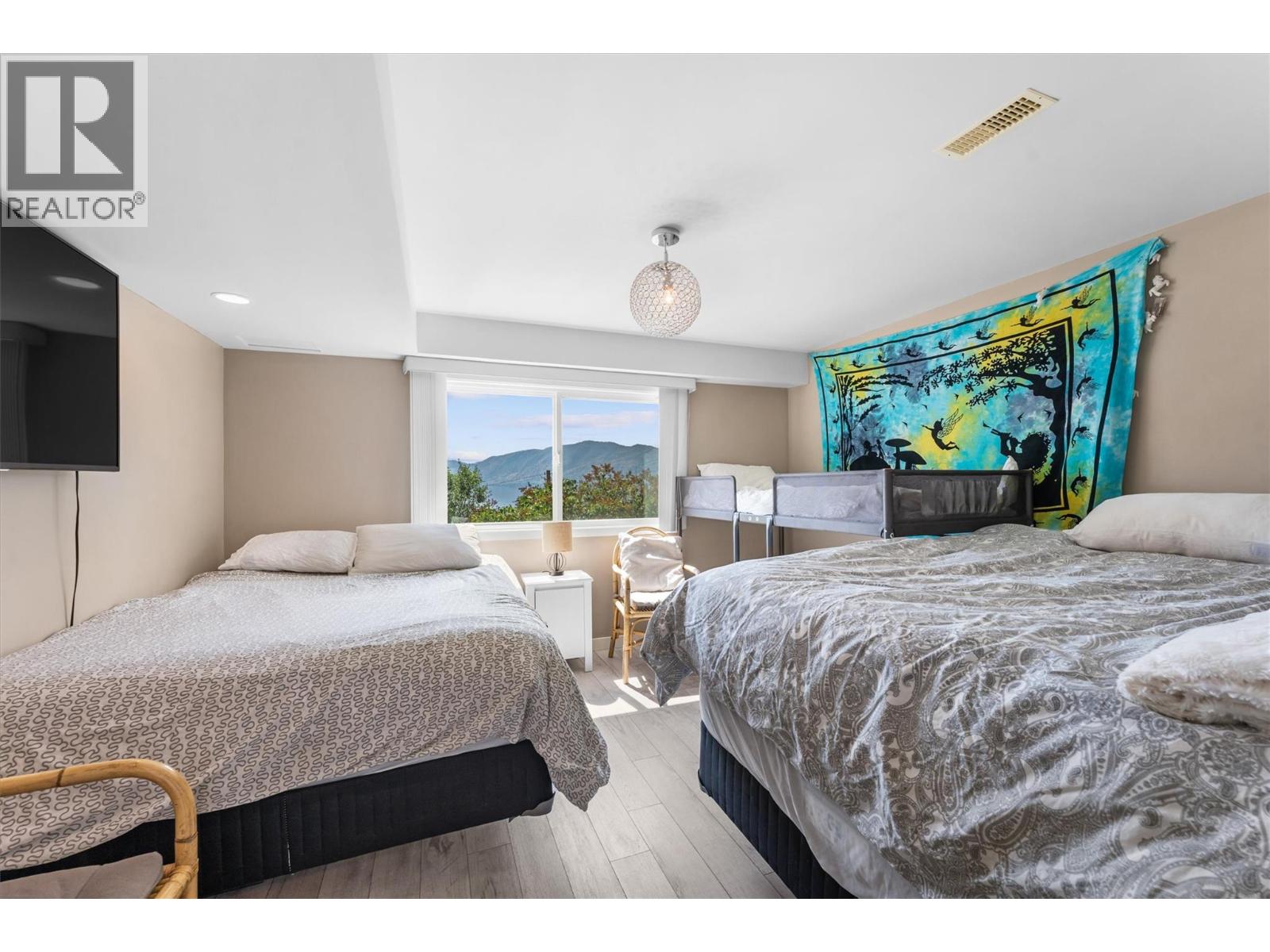  5815 MacGregor Road, Peachland