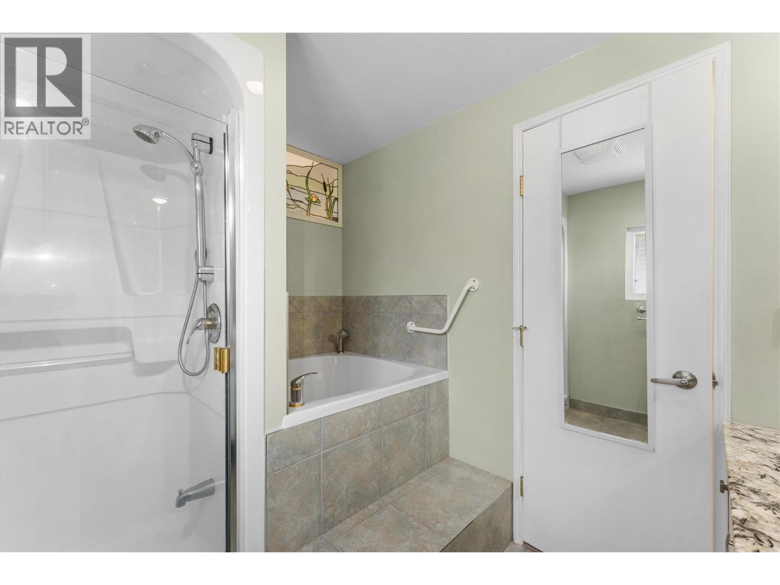  5815 MacGregor Road, Peachland