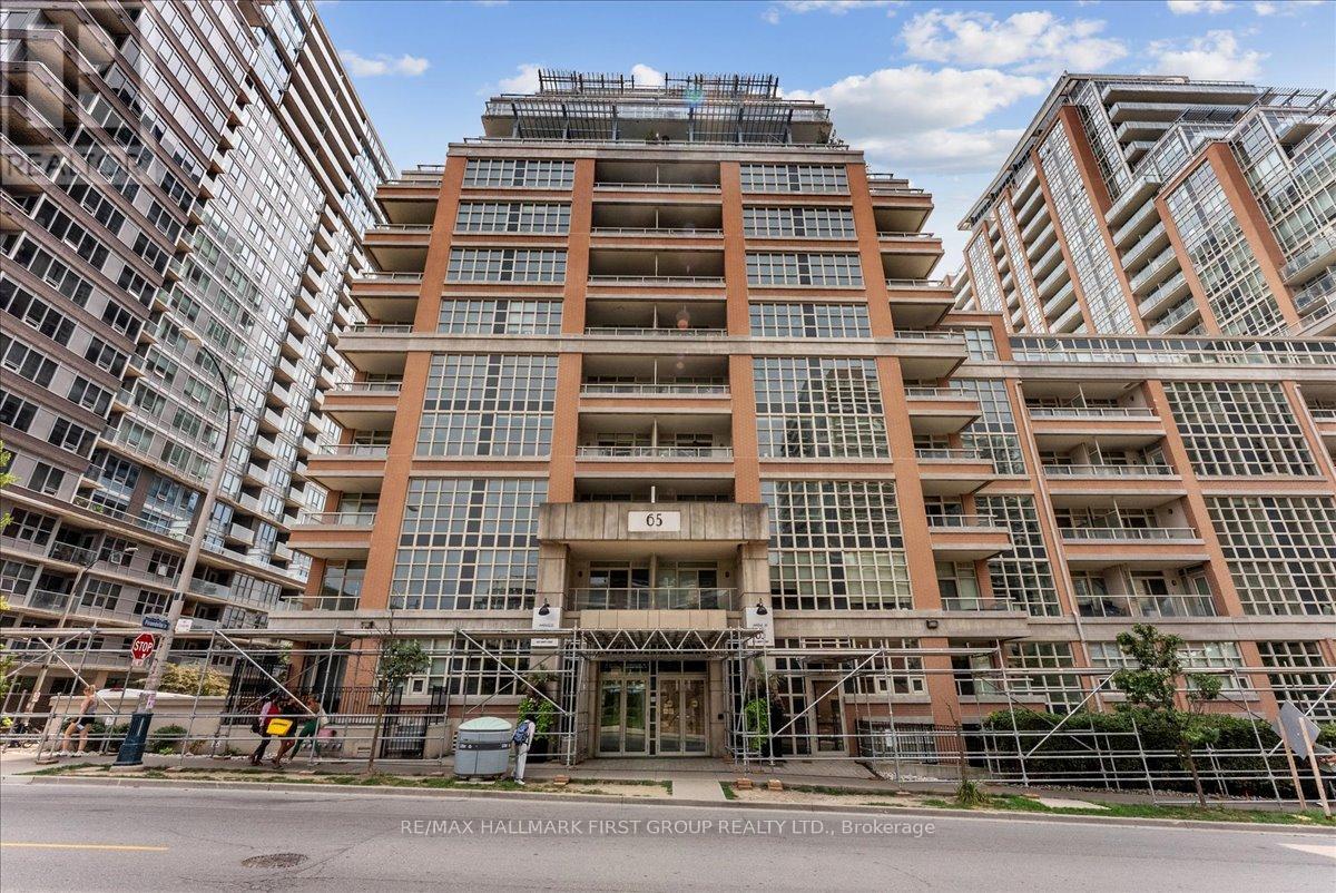 Photo 5 of 1018 65 East Liberty Street, Toronto ON