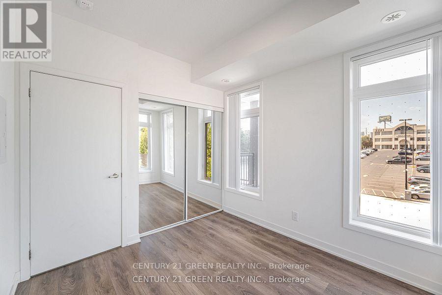 Photo 7 of 409 160 Canon Jackson Drive, Toronto ON