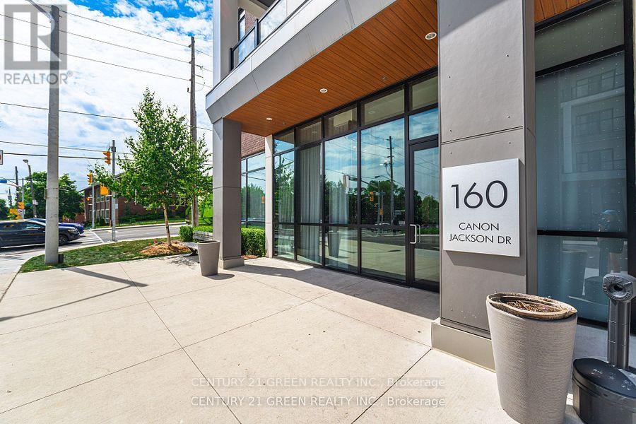 Photo 11 of 409 160 Canon Jackson Drive, Toronto ON