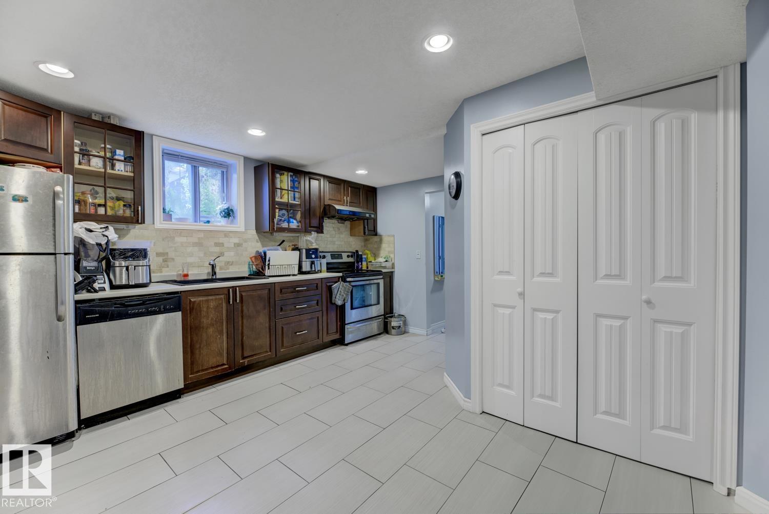 Photo 12 of 11231 72 Av Nw Nw, Edmonton AB
