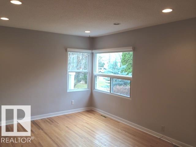Photo 3 of 11231 72 Av Nw Nw, Edmonton AB