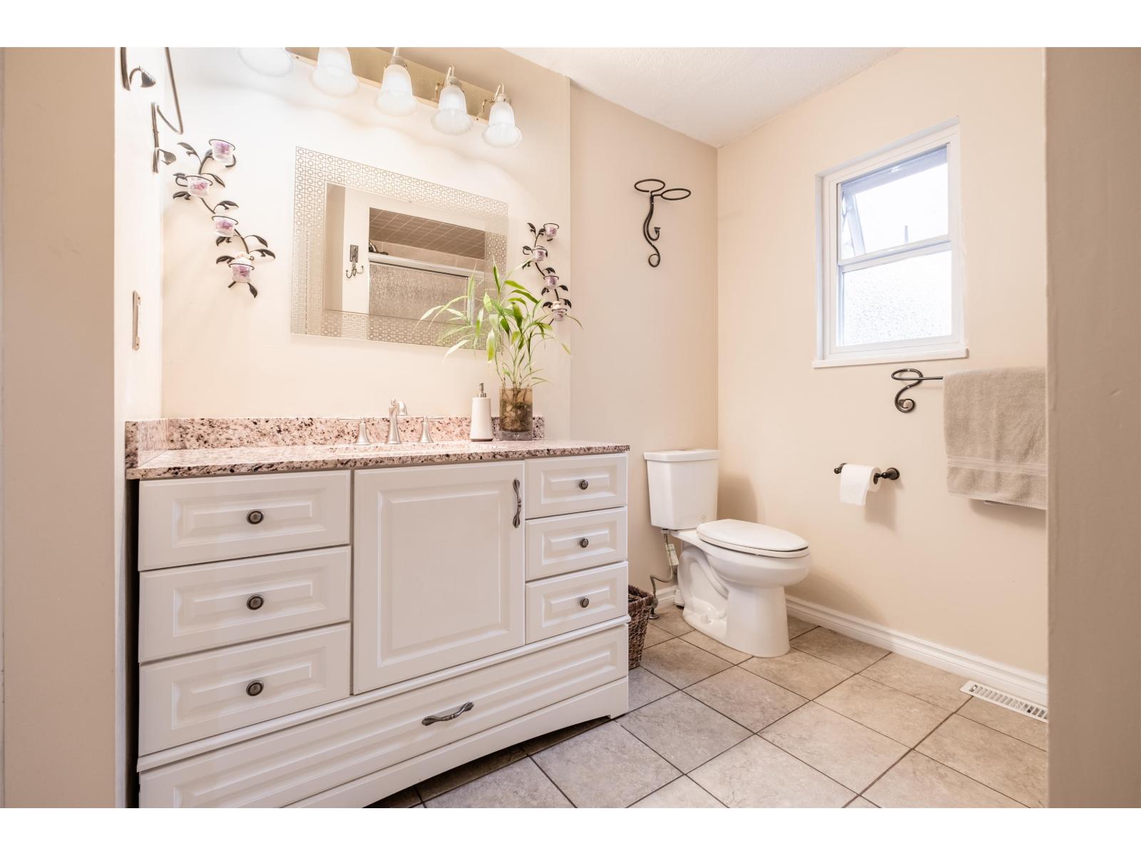 Photo 15 of 9222 132 A Street, Surrey BC