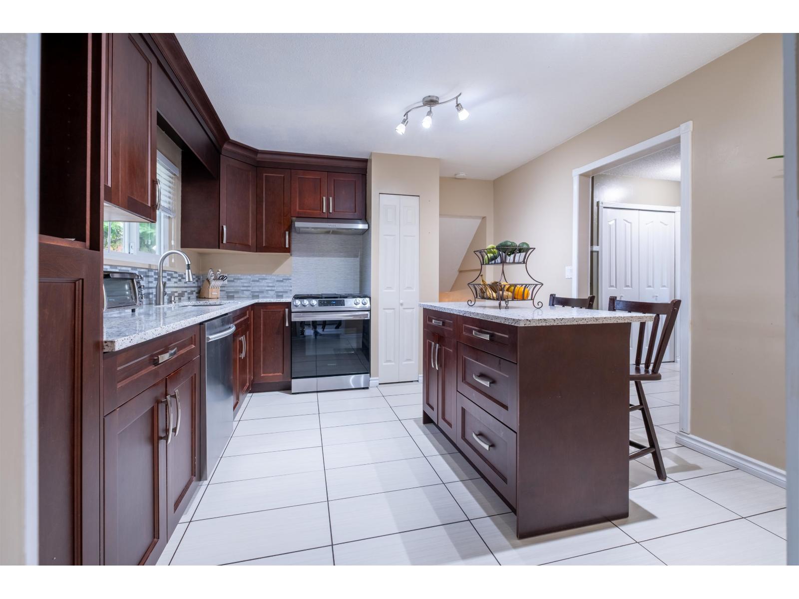 Photo 9 of 9222 132 A Street, Surrey BC