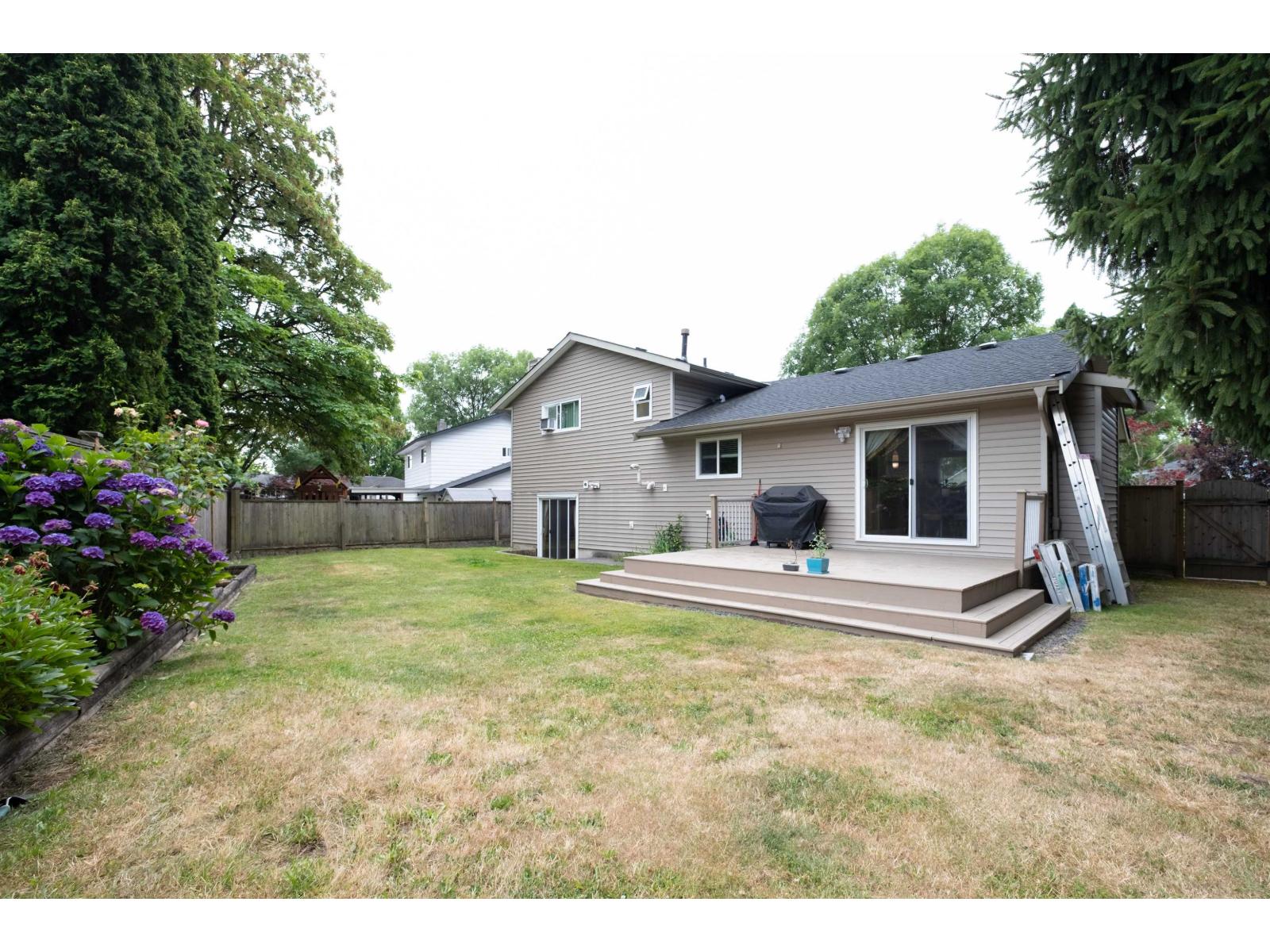 Photo 3 of 9222 132 A Street, Surrey BC