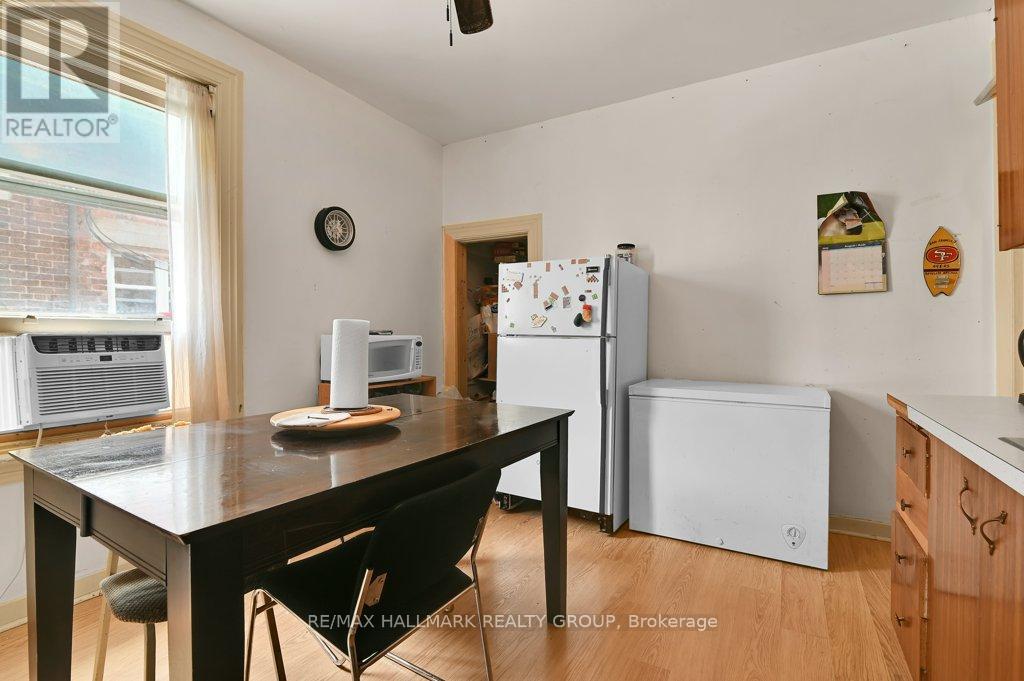 Photo 17 of 255 Fifth Avenue, Ottawa ON