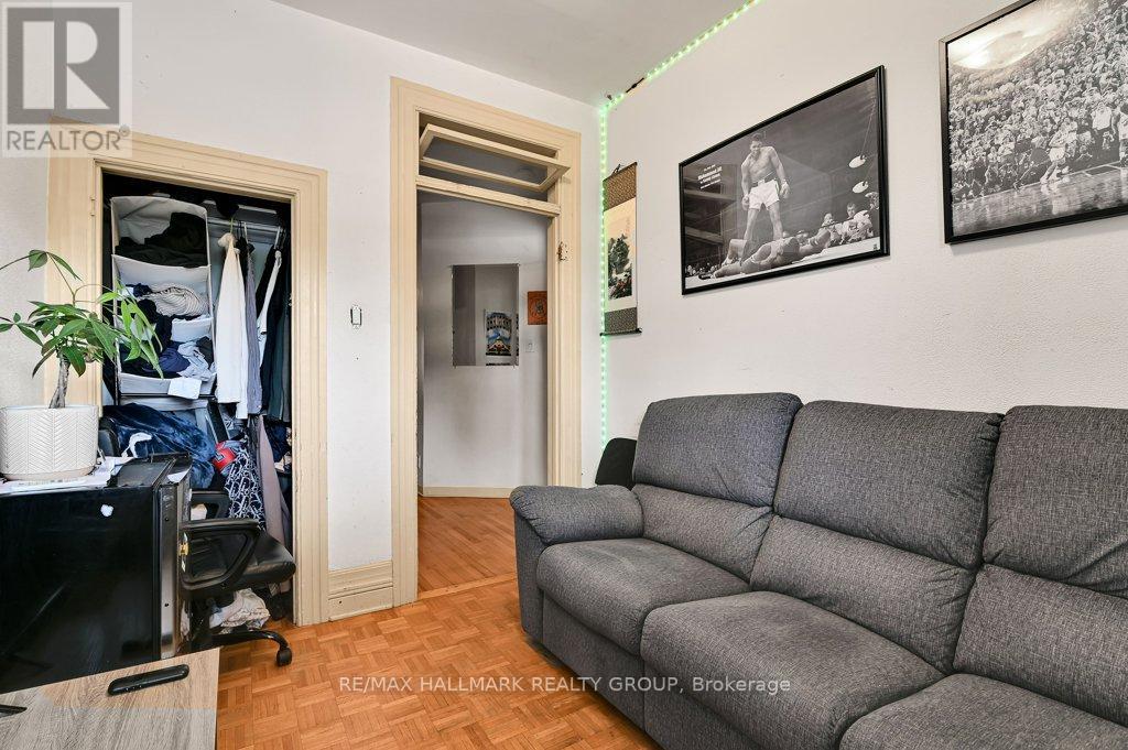 Photo 23 of 255 Fifth Avenue, Ottawa ON
