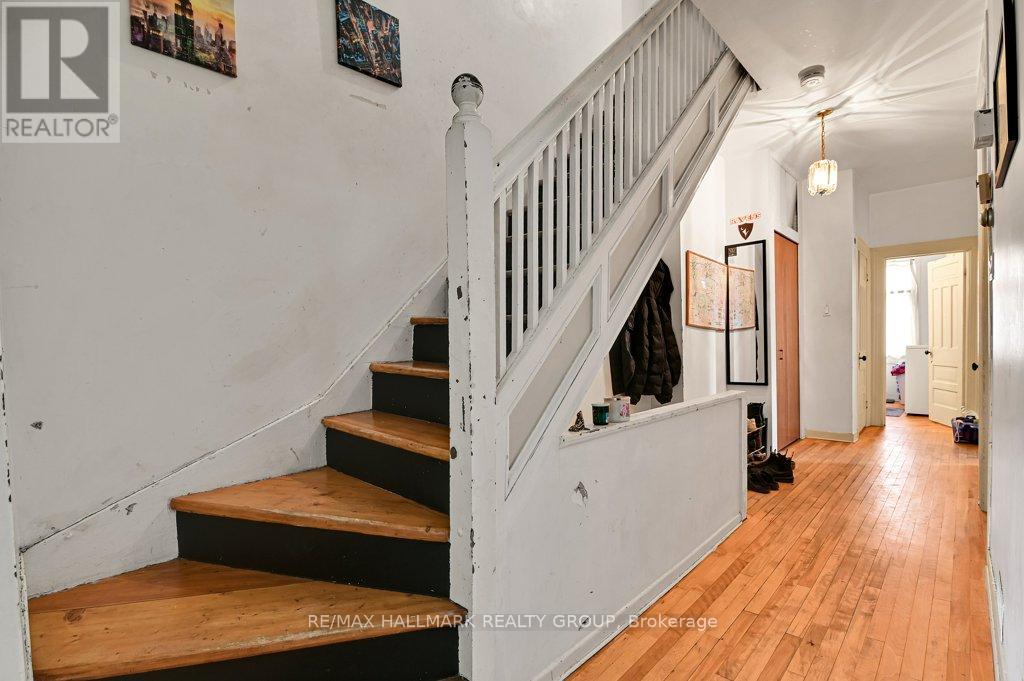 Photo 25 of 255 Fifth Avenue, Ottawa ON