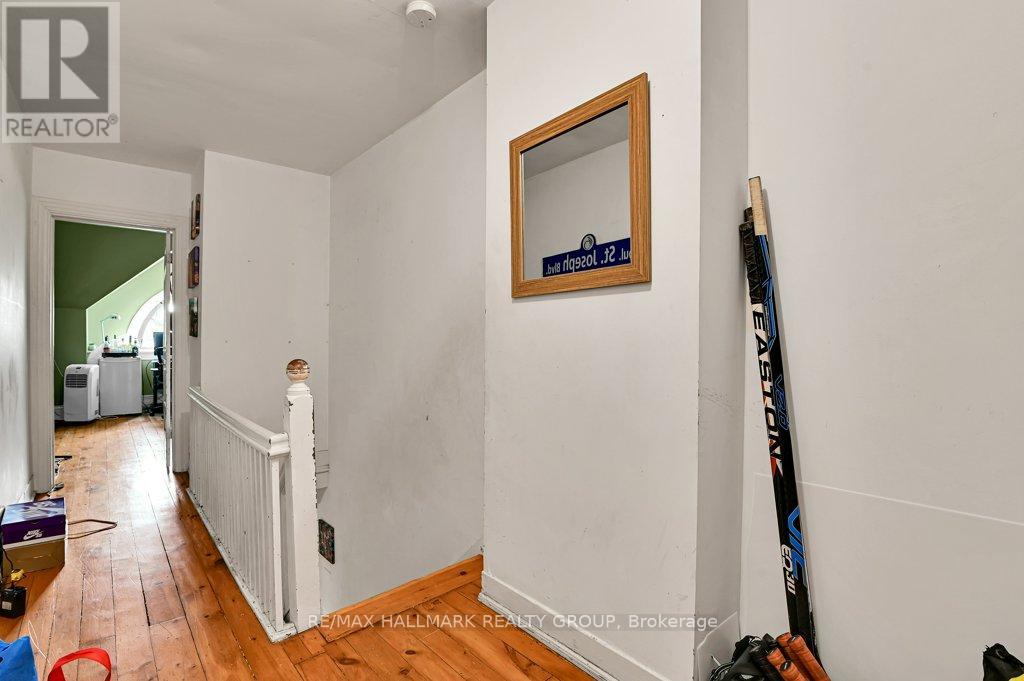 Photo 38 of 255 Fifth Avenue, Ottawa ON