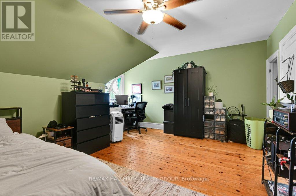 Photo 18 of 255 Fifth Avenue, Ottawa ON