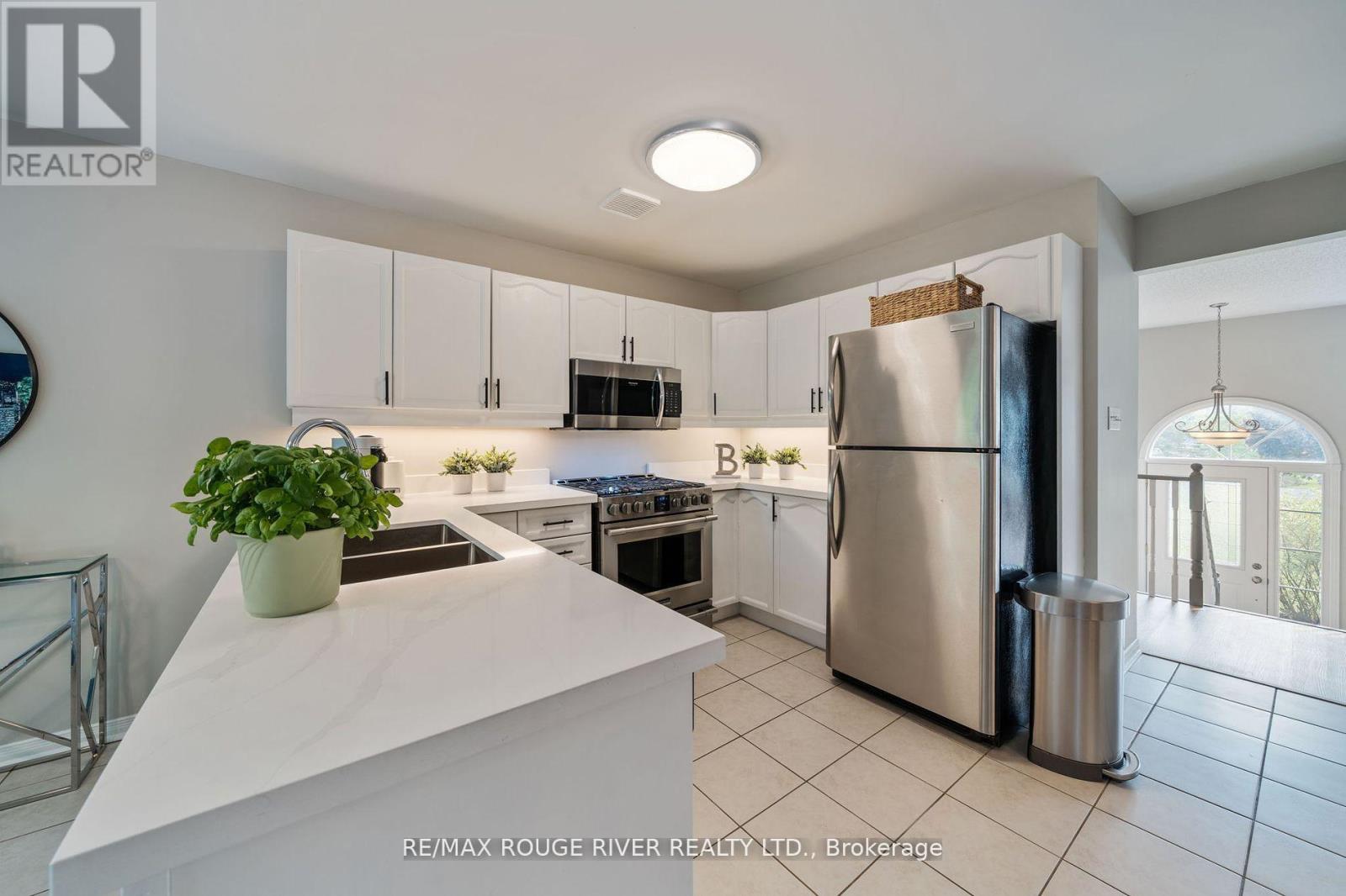 Photo 13 of 14 Deerfield Drive, Hamilton Township ON