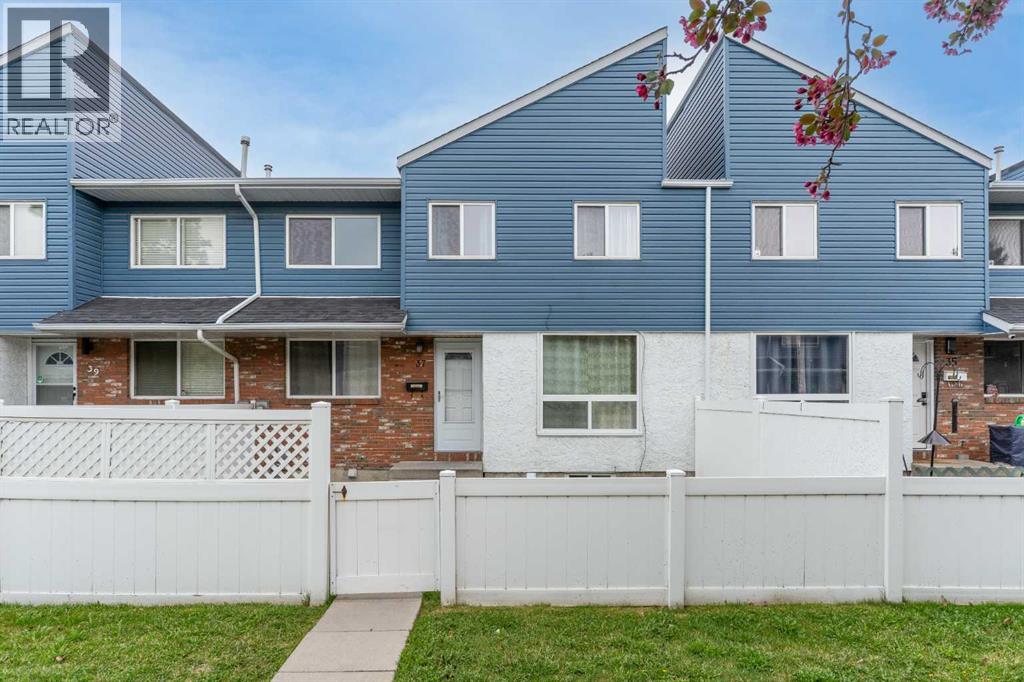 Single Family House for Sale in   Hubalta Road SE Dover Calgary 
