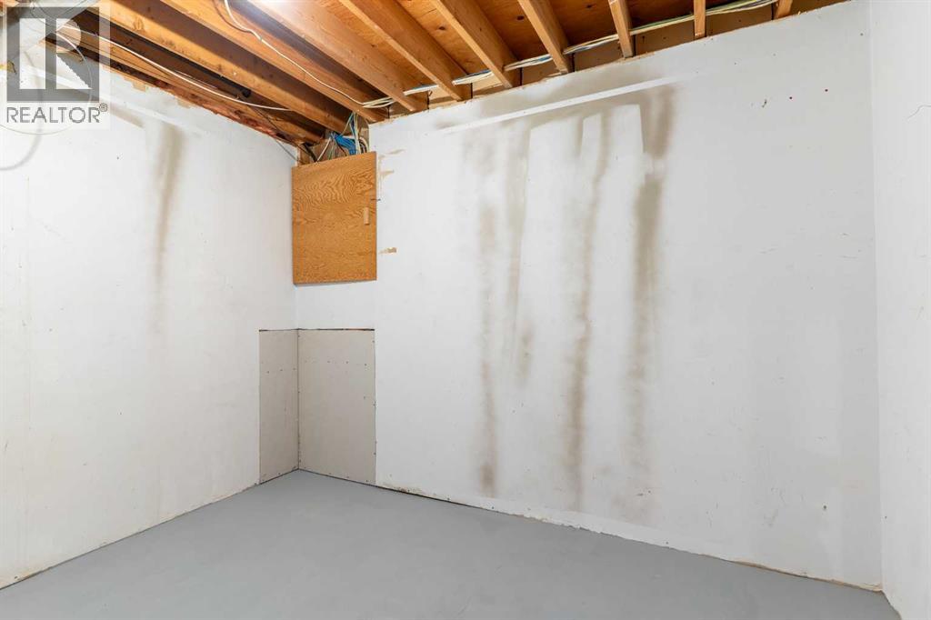 Single Family House for Sale in   Hubalta Road SE Dover Calgary 