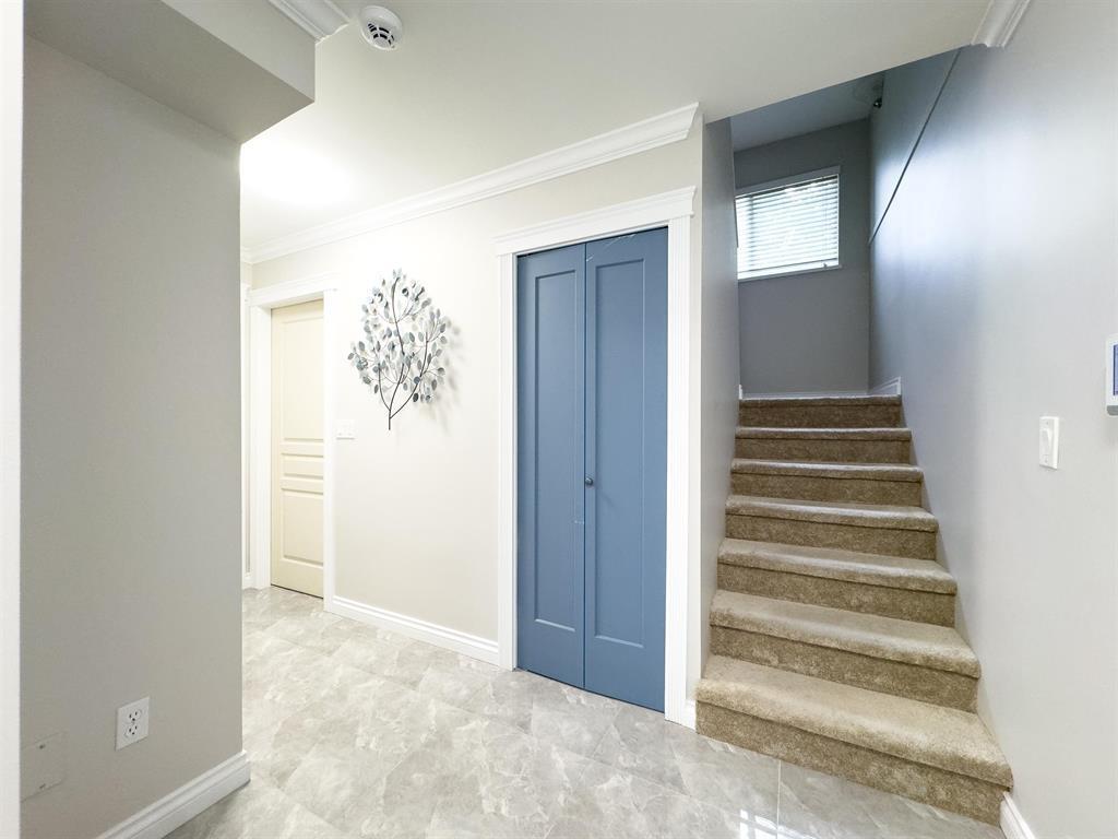 Photo 5 of 37 7640 Blott Street, Mission BC