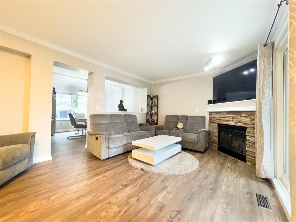 Photo 8 of 37 7640 Blott Street, Mission BC