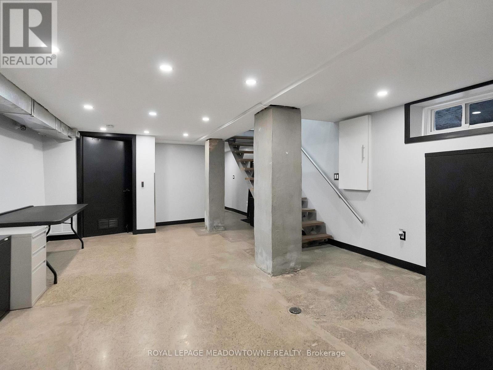 Photo 4 of 544 Richmond Street W, Toronto ON