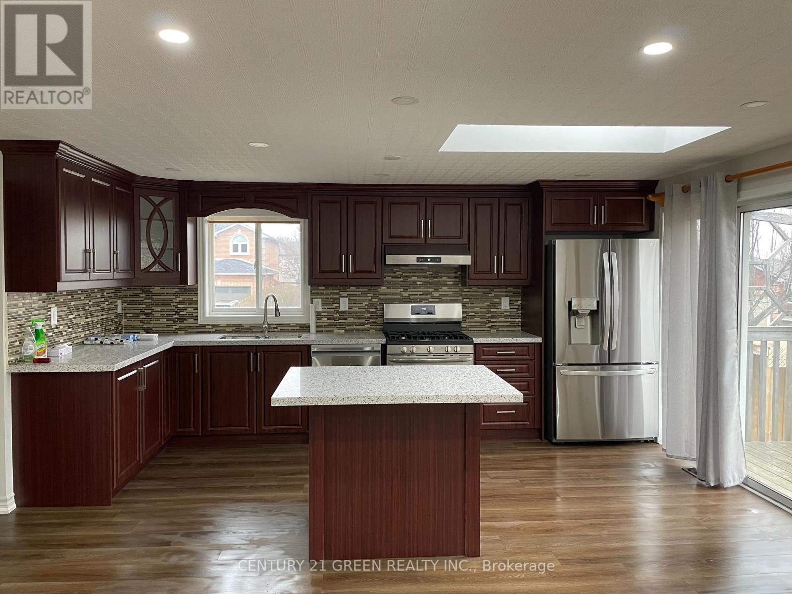 Photo 13 of 141 Columbia Road, Barrie ON