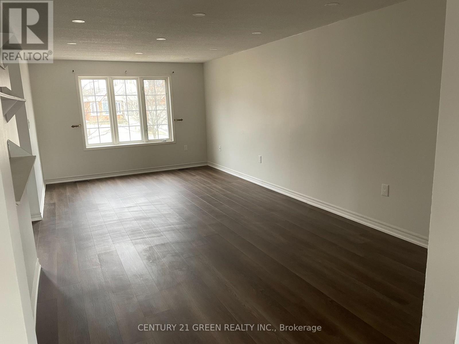 Photo 6 of 141 Columbia Road, Barrie ON