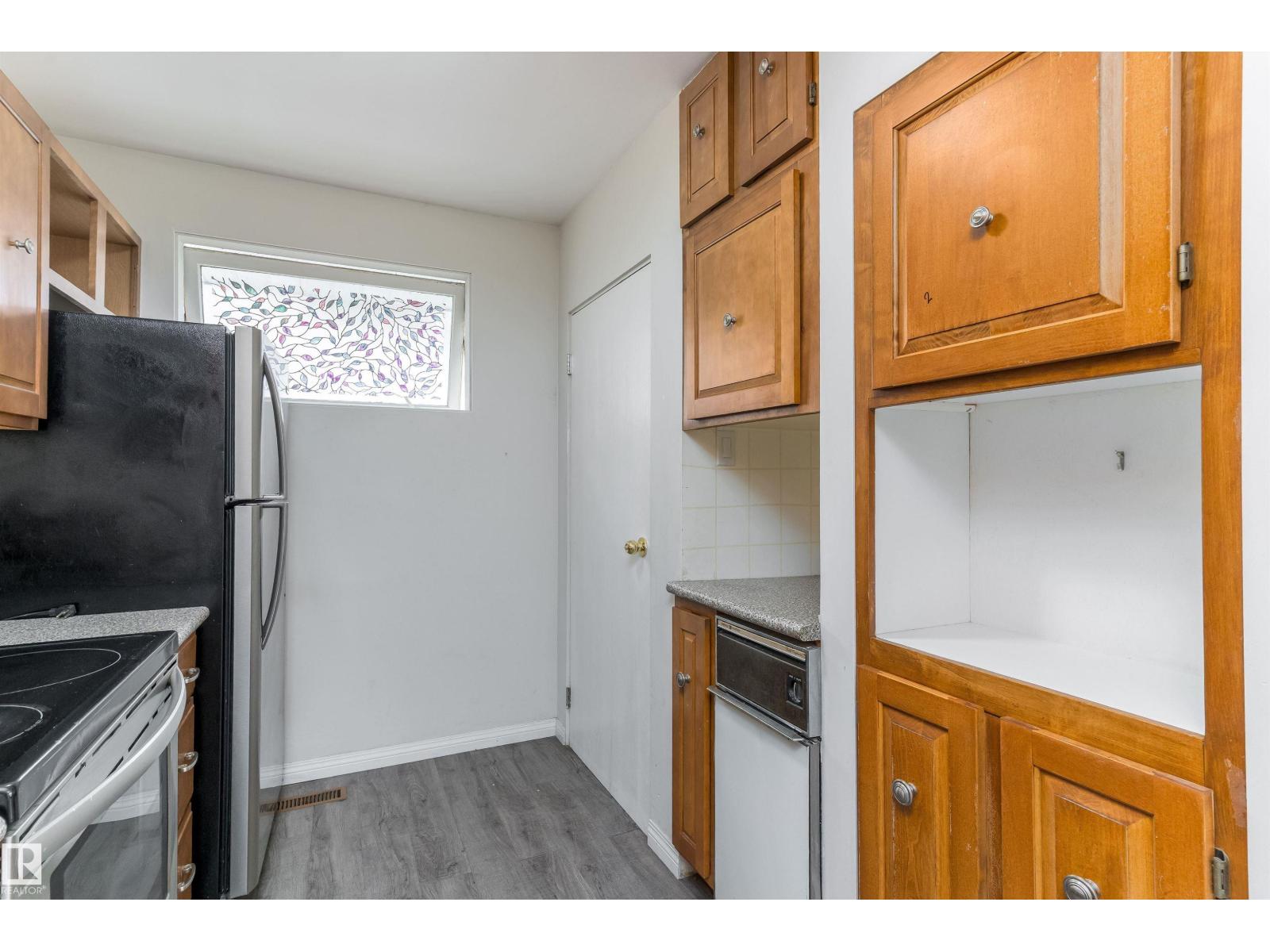 Photo 12 of 10762 164 St Nw, Edmonton AB