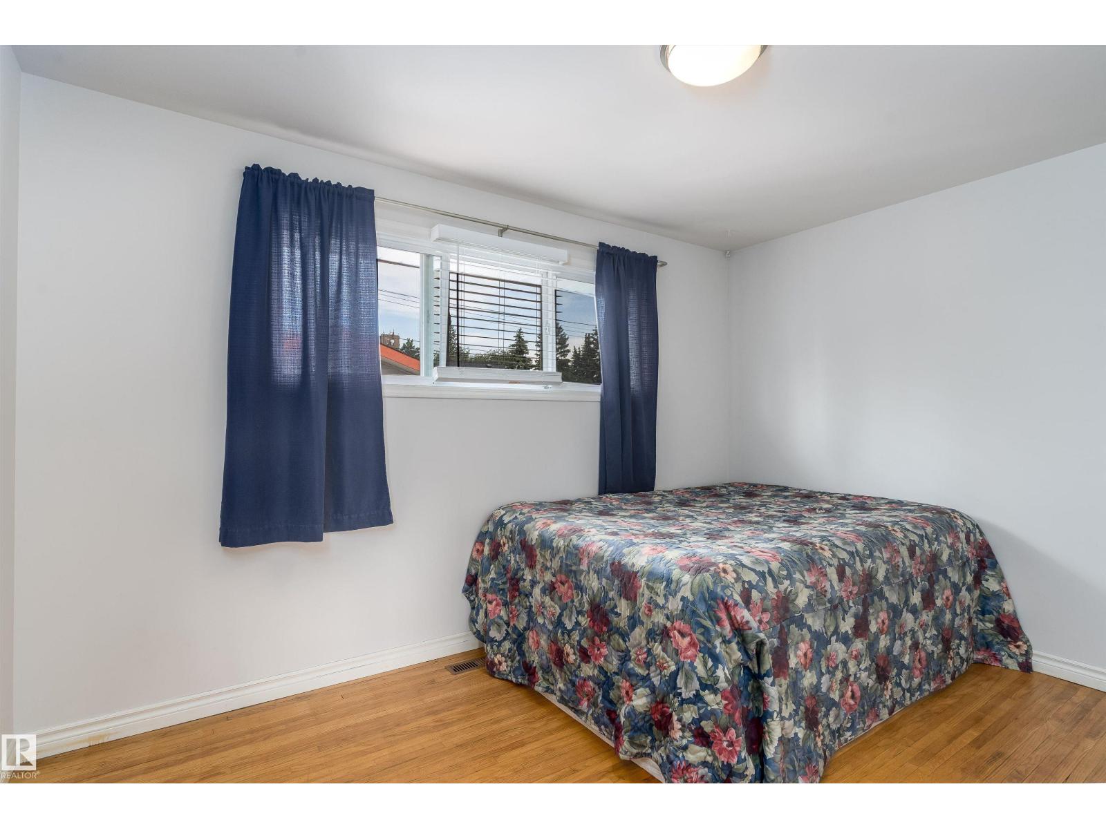 Photo 16 of 10762 164 St Nw, Edmonton AB