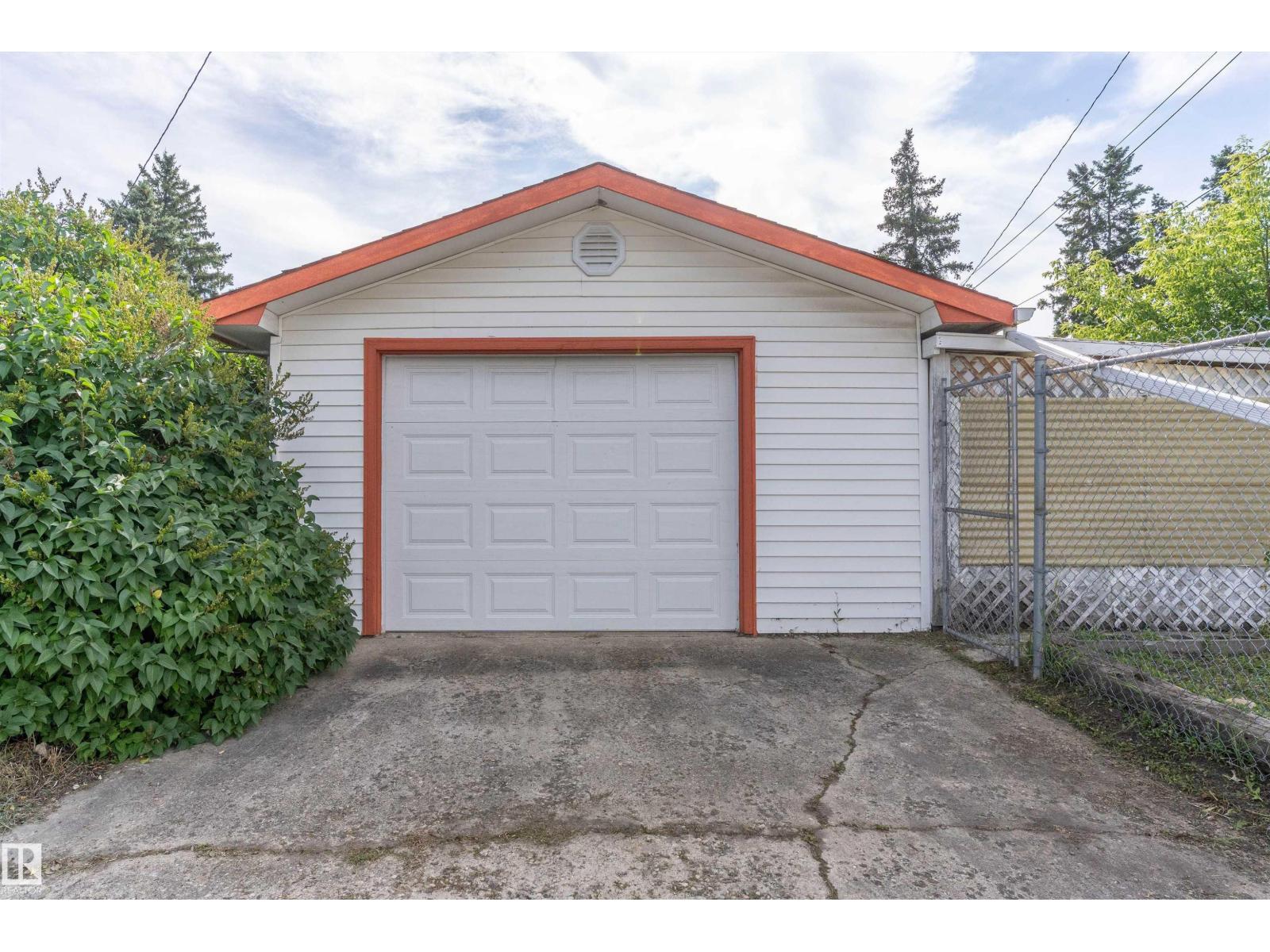Photo 41 of 10762 164 St Nw, Edmonton AB
