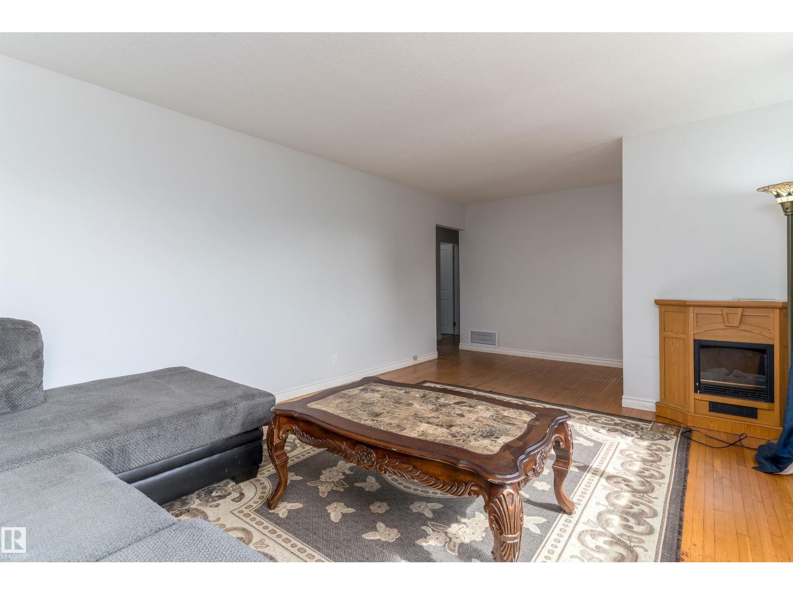 Photo 7 of 10762 164 St Nw, Edmonton AB