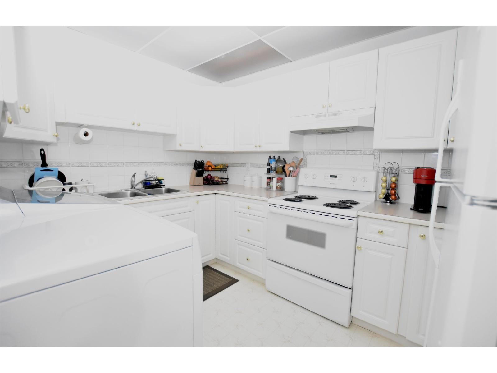 Photo 10 of 7 16888 80 Avenue, Surrey BC