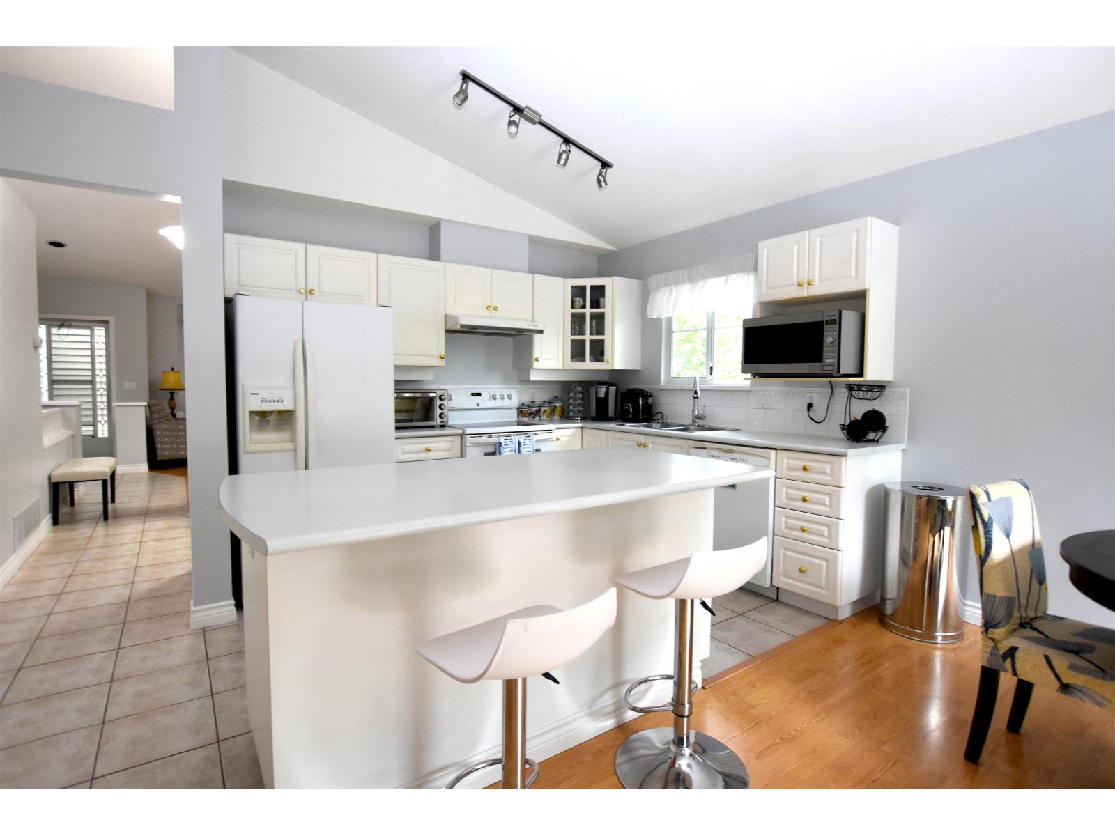 Photo 11 of 7 16888 80 Avenue, Surrey BC