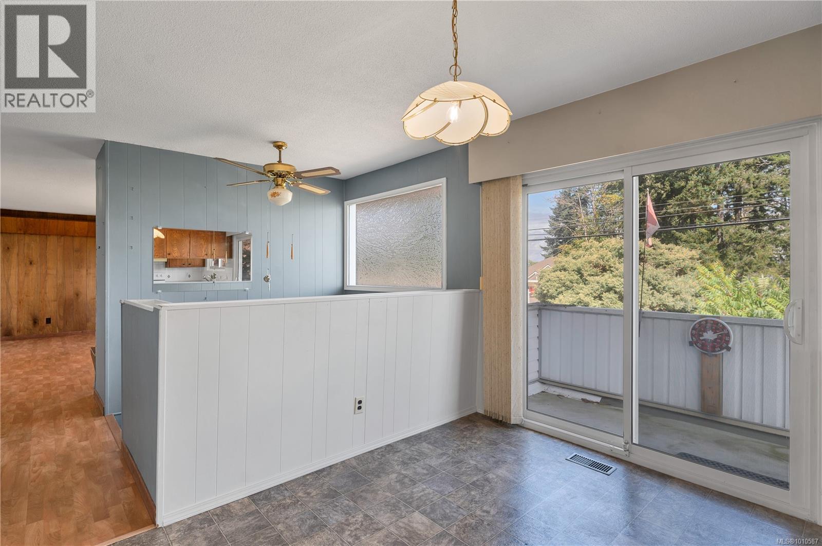 425 Evergreen Rd, Campbell River